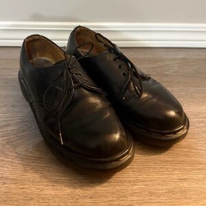 Women’s Vintage Doc Marten Oxfords Size 5